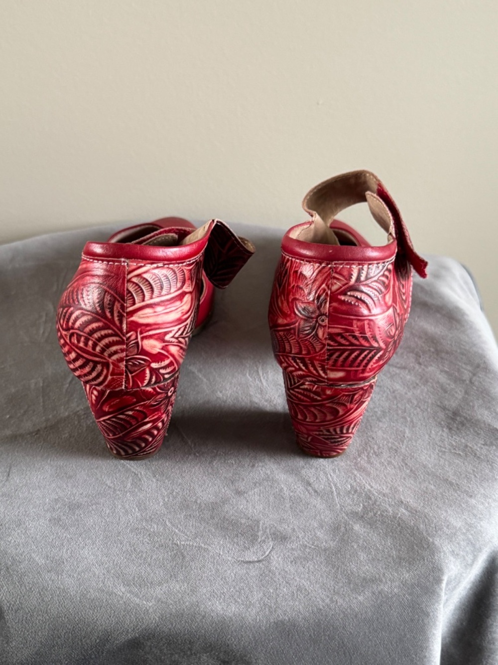 L’Artiste Spring Step Red Toolie - Picture 2 of 4